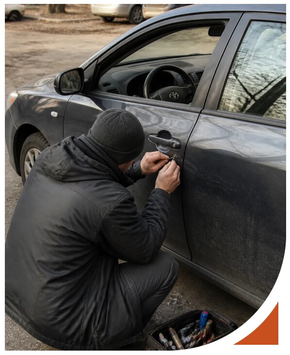 Профессиональное вскрытие автомобиля Тойота без повреждений в Томске